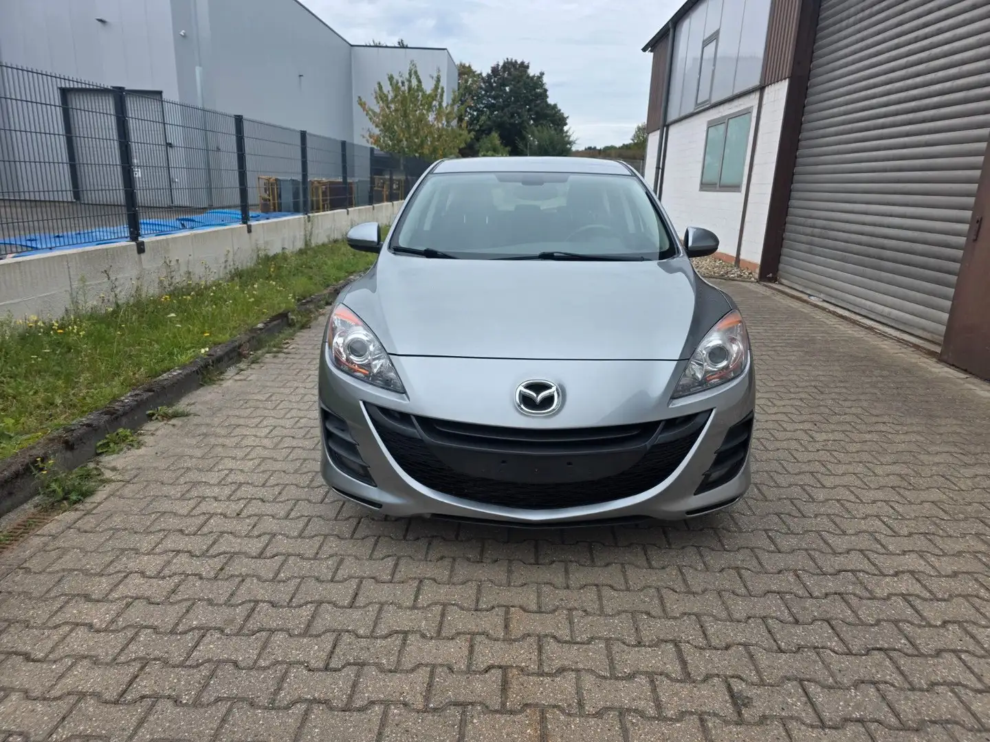 Mazda 3 1.6 MZR Active Euro 4 Grau - 2