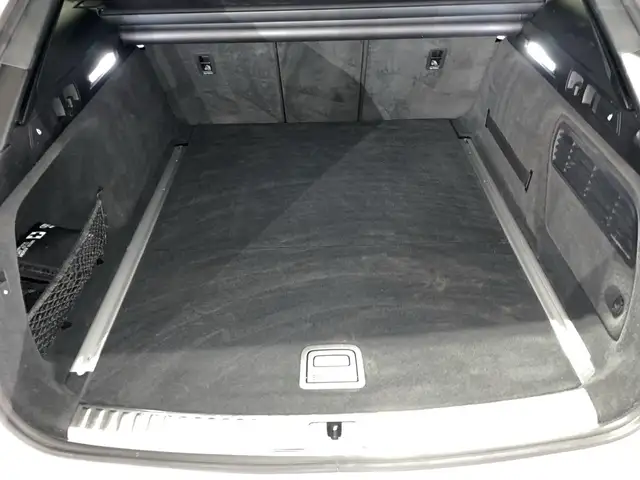 Audi A6 view 12
