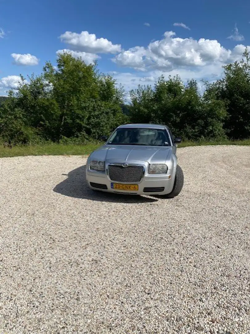 Chrysler 300C 2.7i V6 Stříbrná - 2