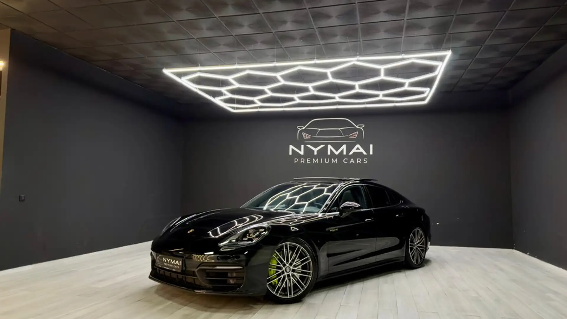 Porsche Panamera 4 E-Hybrid Executive Schwarz - 2