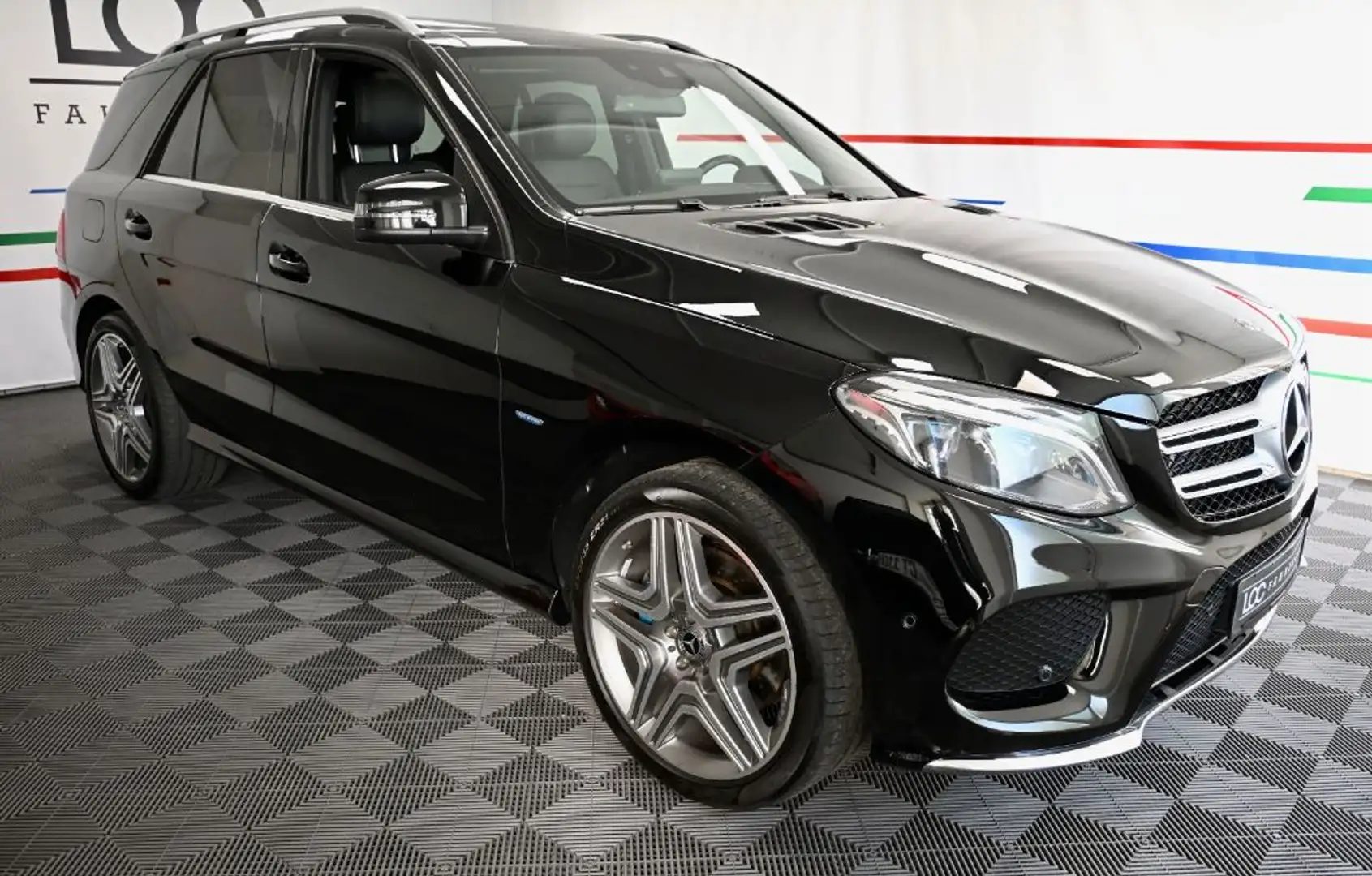Mercedes-Benz GLE 500 e 4Matic 7G-TRONIC Exclusive AMG Line - 1