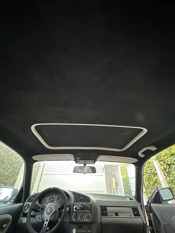 BMW 320i, foto 2
