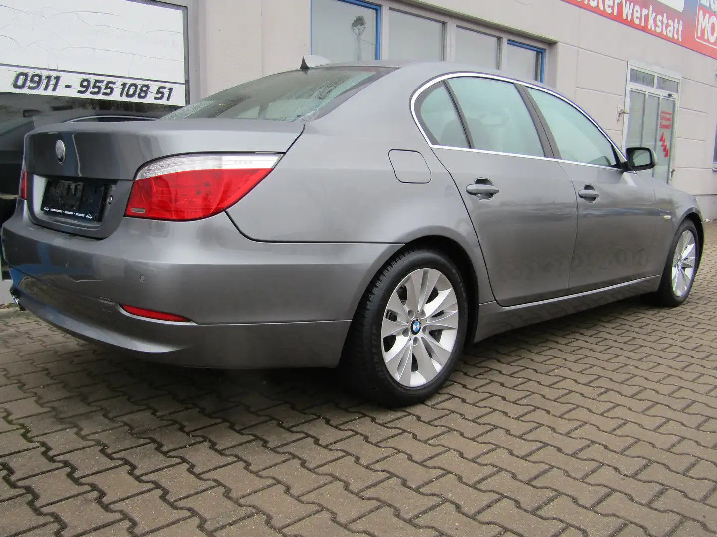 BMW 523 523i Limo., 8Fach Bereifung, Top Zustand, Grau - 2