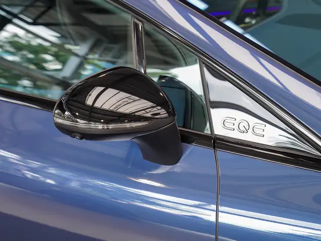 Mercedes-Benz Eqe view 3