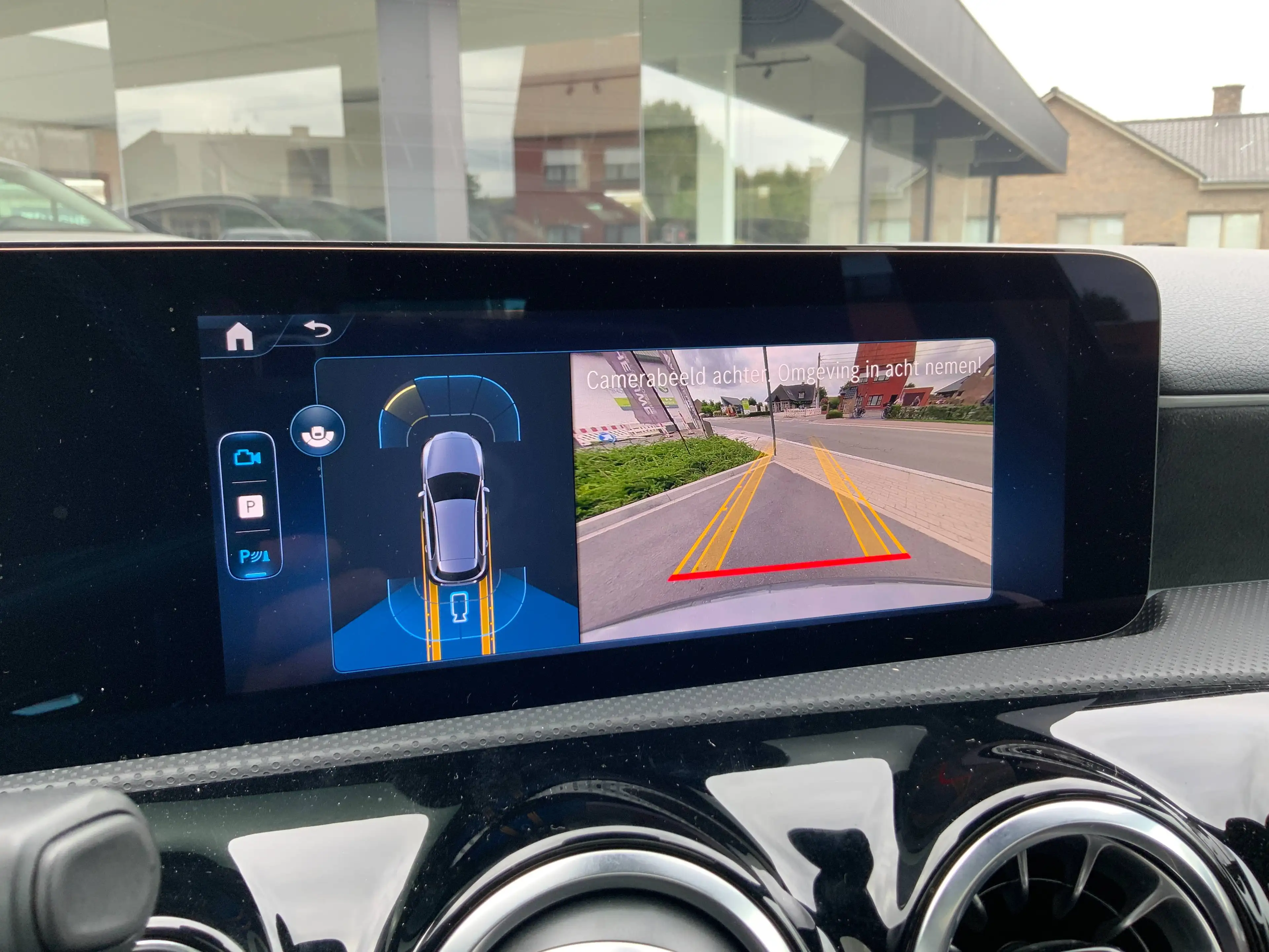 Mercedes-Benz A 180 AMG Line panorama dak led — photo 13