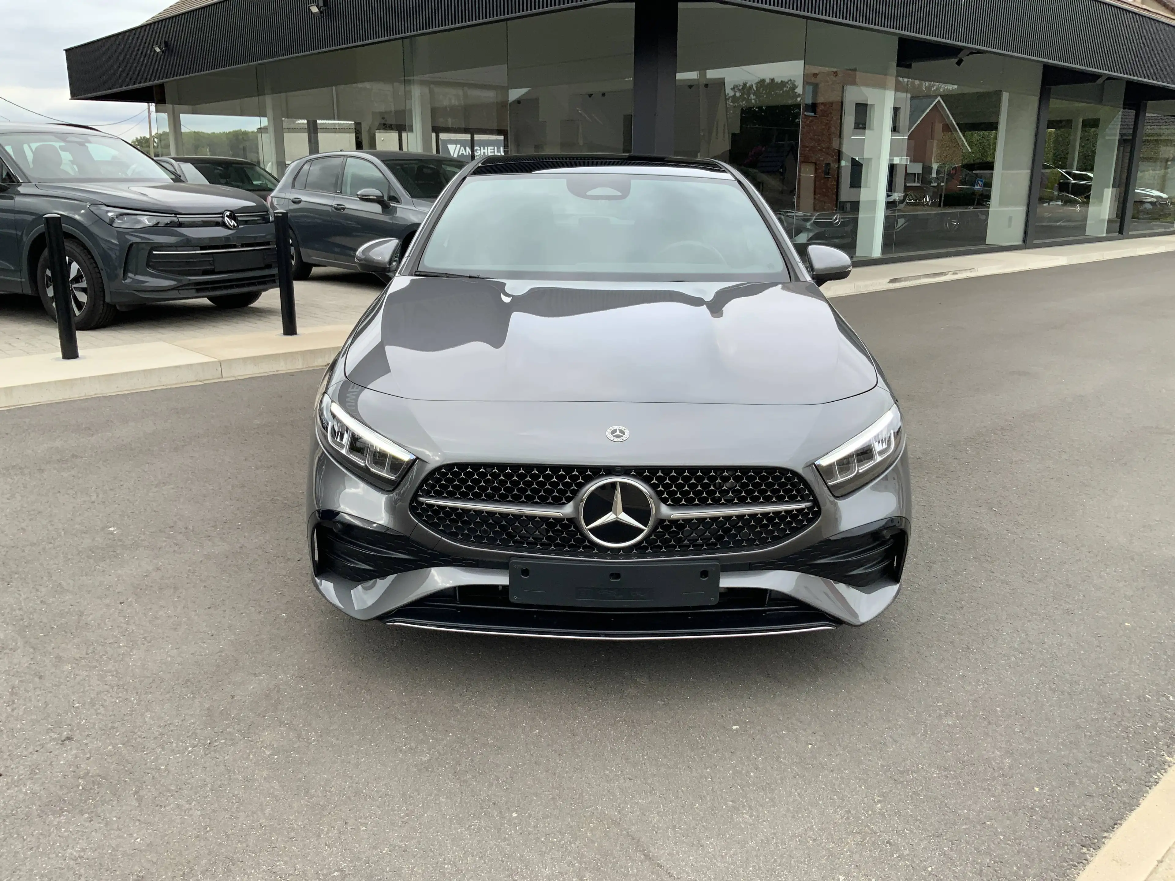 Mercedes-Benz A 180 AMG Line panorama dak led — photo 3