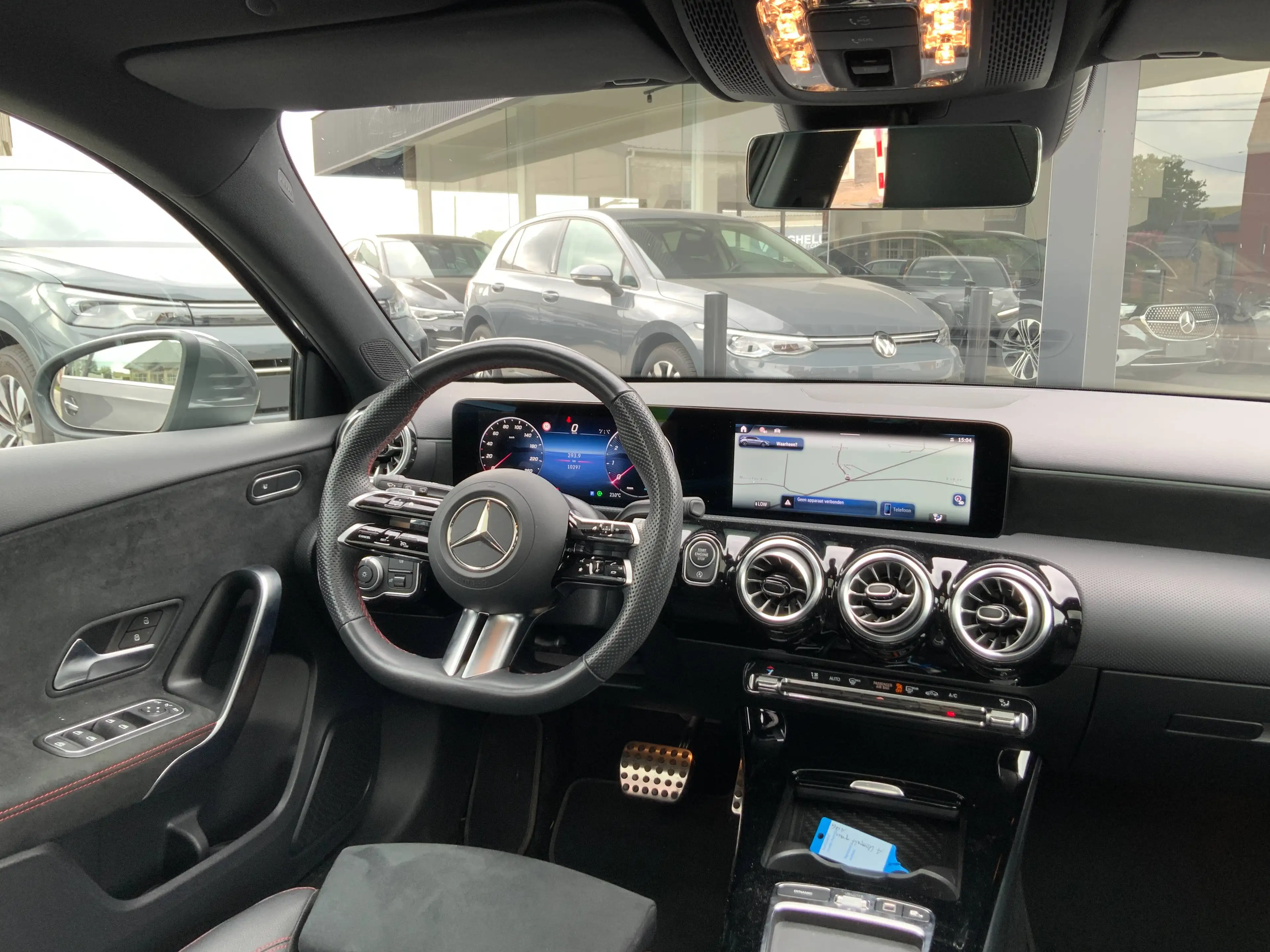 Mercedes-Benz A 180 AMG Line panorama dak led — photo 10