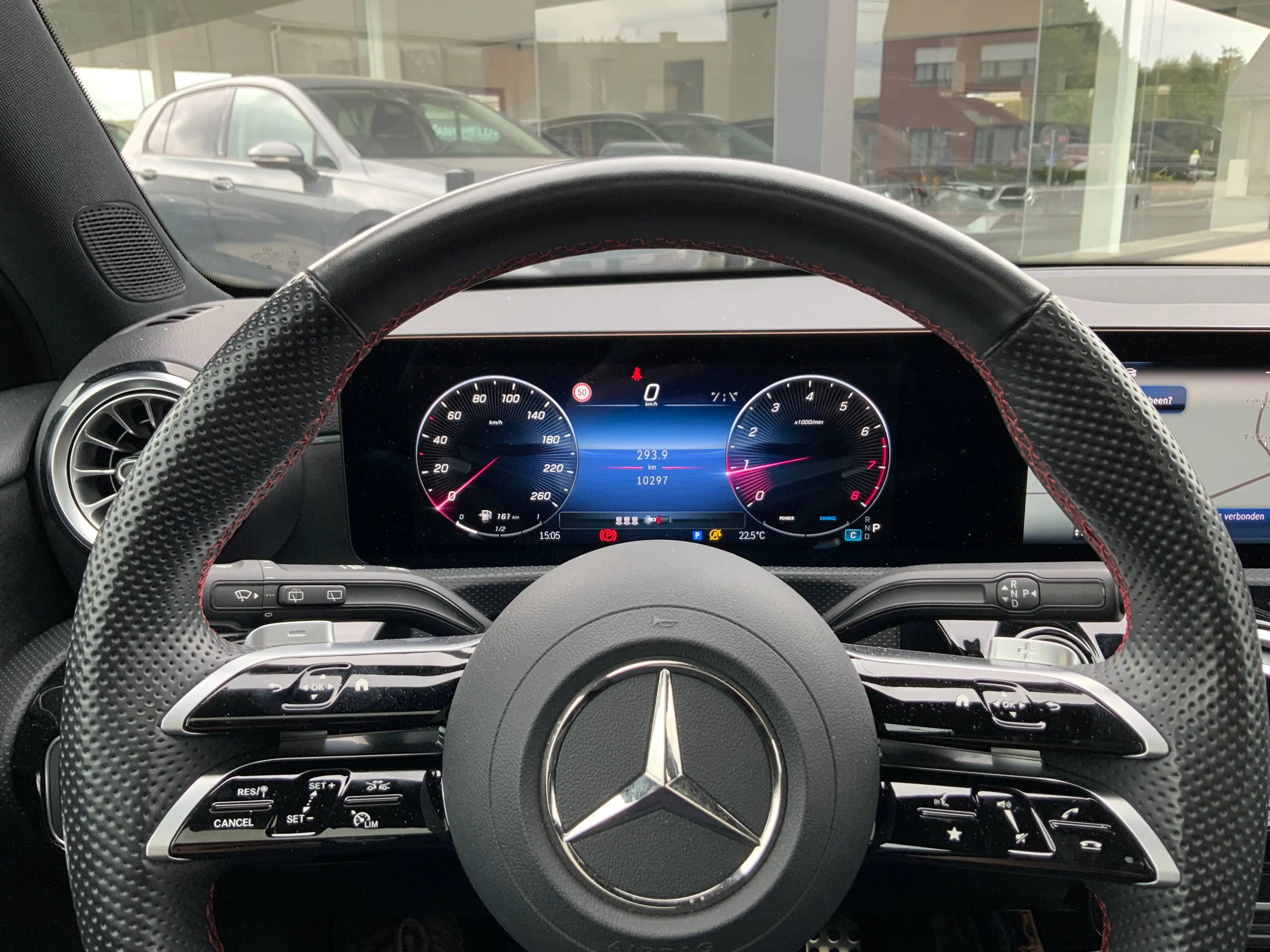 Mercedes-Benz A 180 AMG Line panorama dak led — photo 12