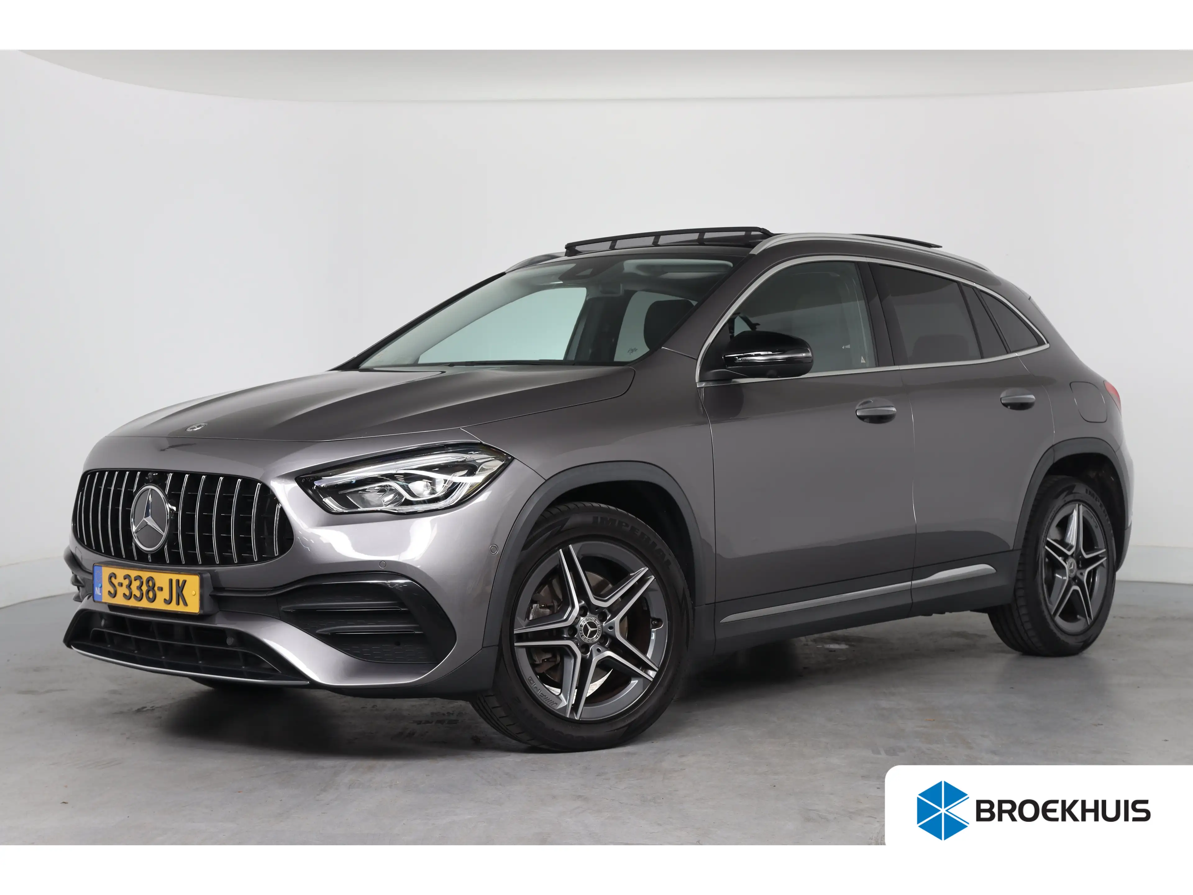 Mercedes-Benz GLA 250 e AMG Line | Elektrisch Panoramadak | Memory | 360