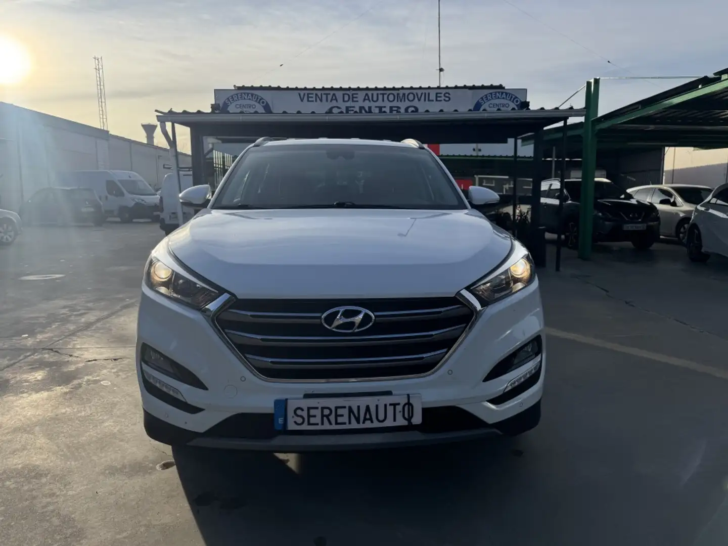 Hyundai TUCSON 2.0CRDI Tecno 4x4 Weiß - 2