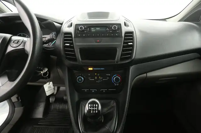 Ford Transit Connect view 11