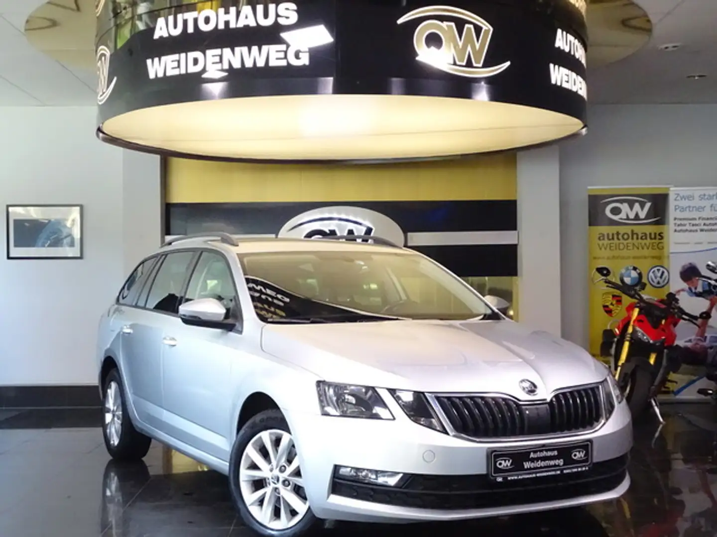 Skoda Octavia Combi Ambition Navi PDC Temp.DAB SHZ Silber - 1