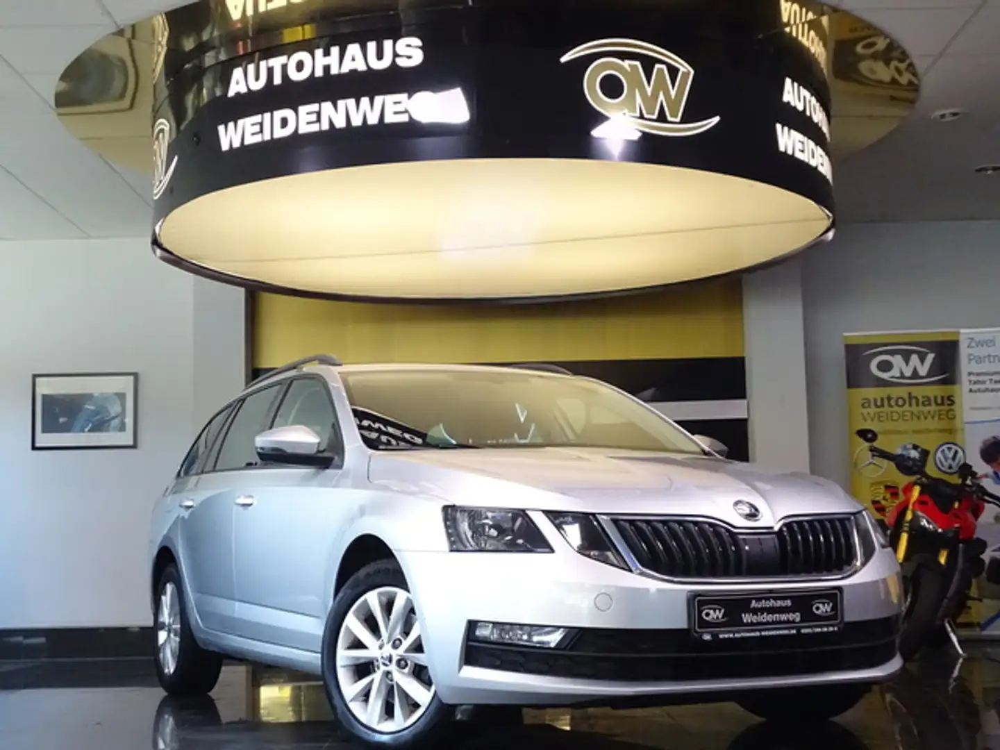 Skoda Octavia Combi Ambition Navi PDC Temp.DAB SHZ Silber - 2