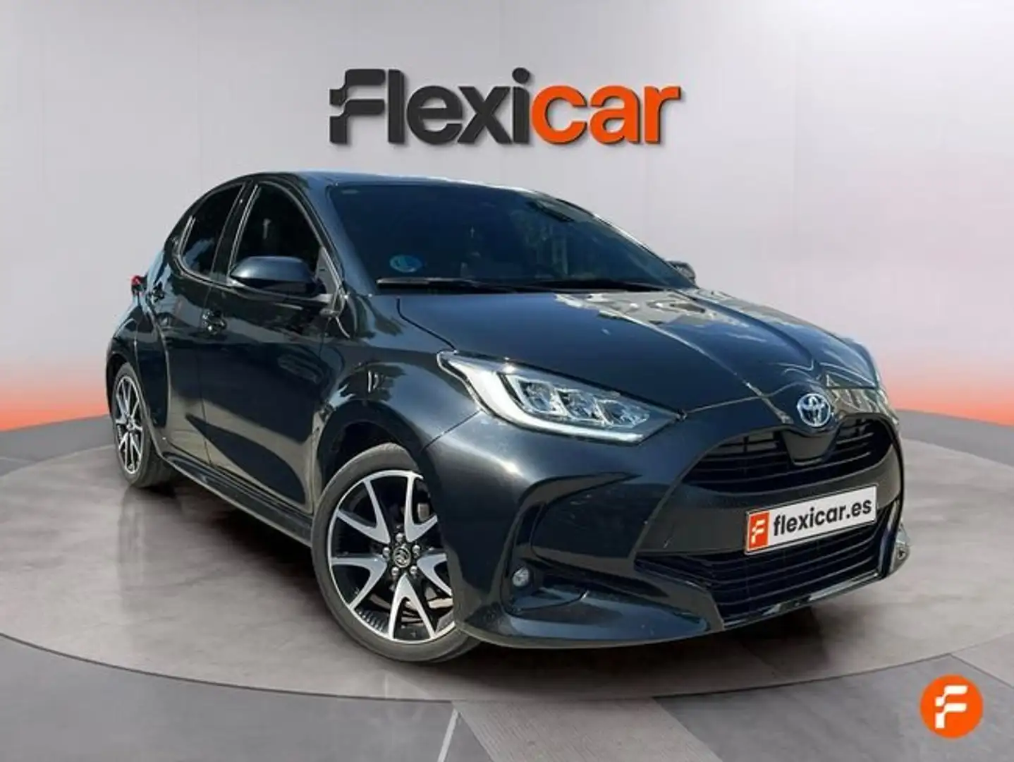 Toyota Yaris 120H 1.5 Active Tech Negro - 2