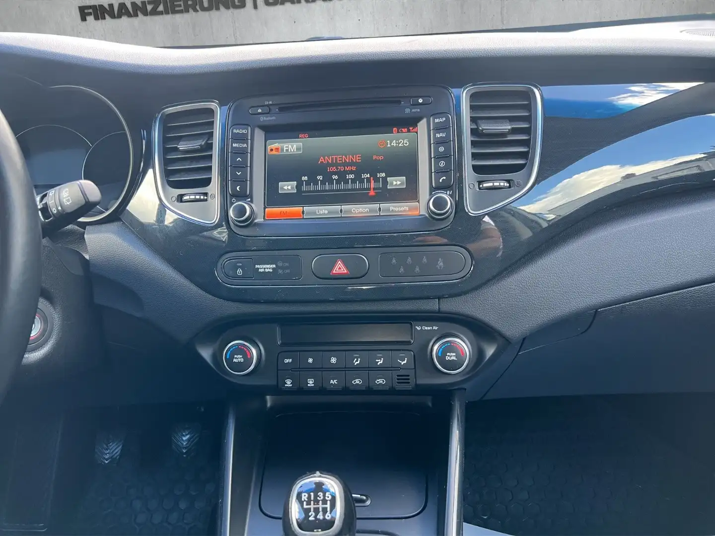 Kia Carens 1.7 CRDi Vision(nur72Tkm* 7 Sitzer* SH) Weiß - 2