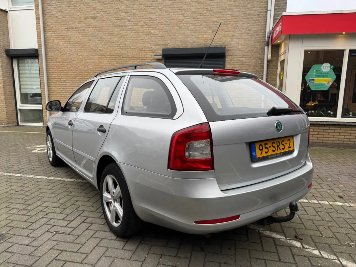 Skoda Octavia 1.2 TSI Combi - exportprijs ex bpm! Gris - 2