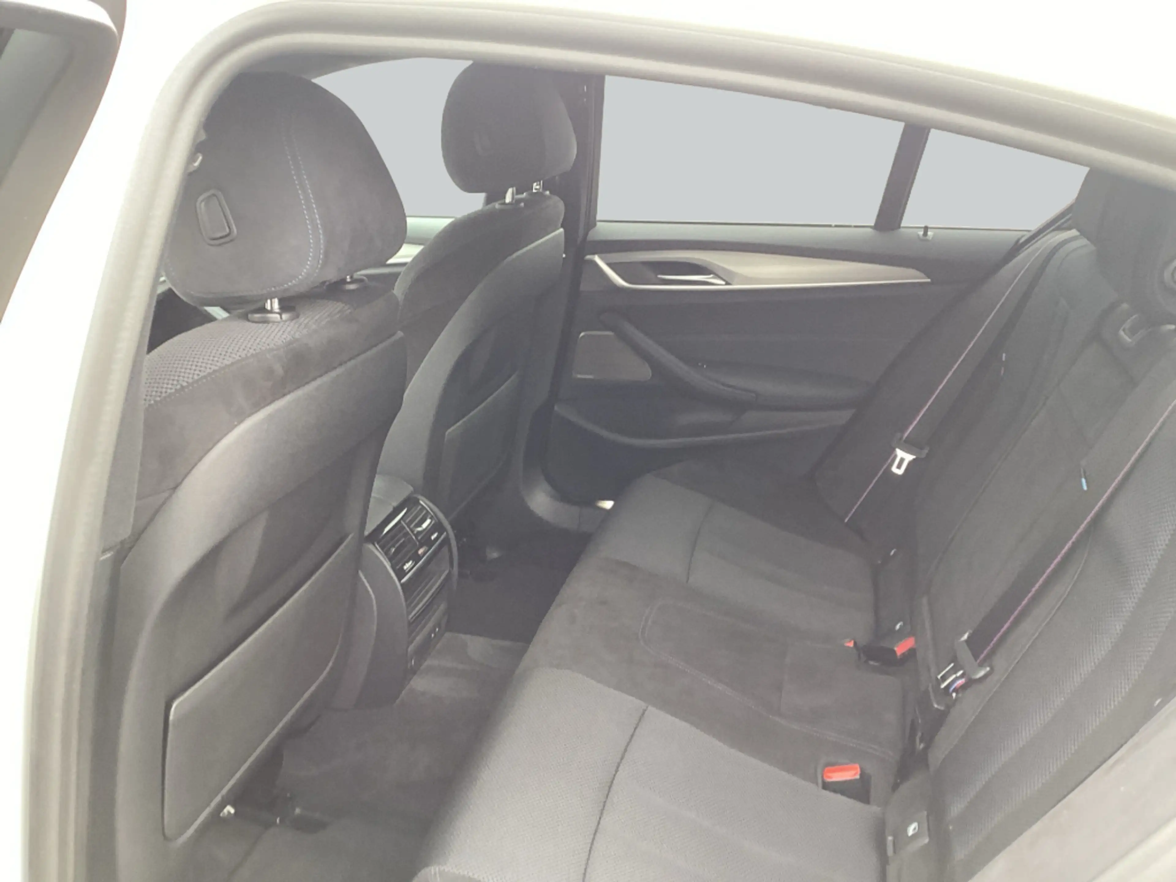 BMW 520 d xDrive Aut. LED* Head-Up* Harman/Kardon* — photo 12