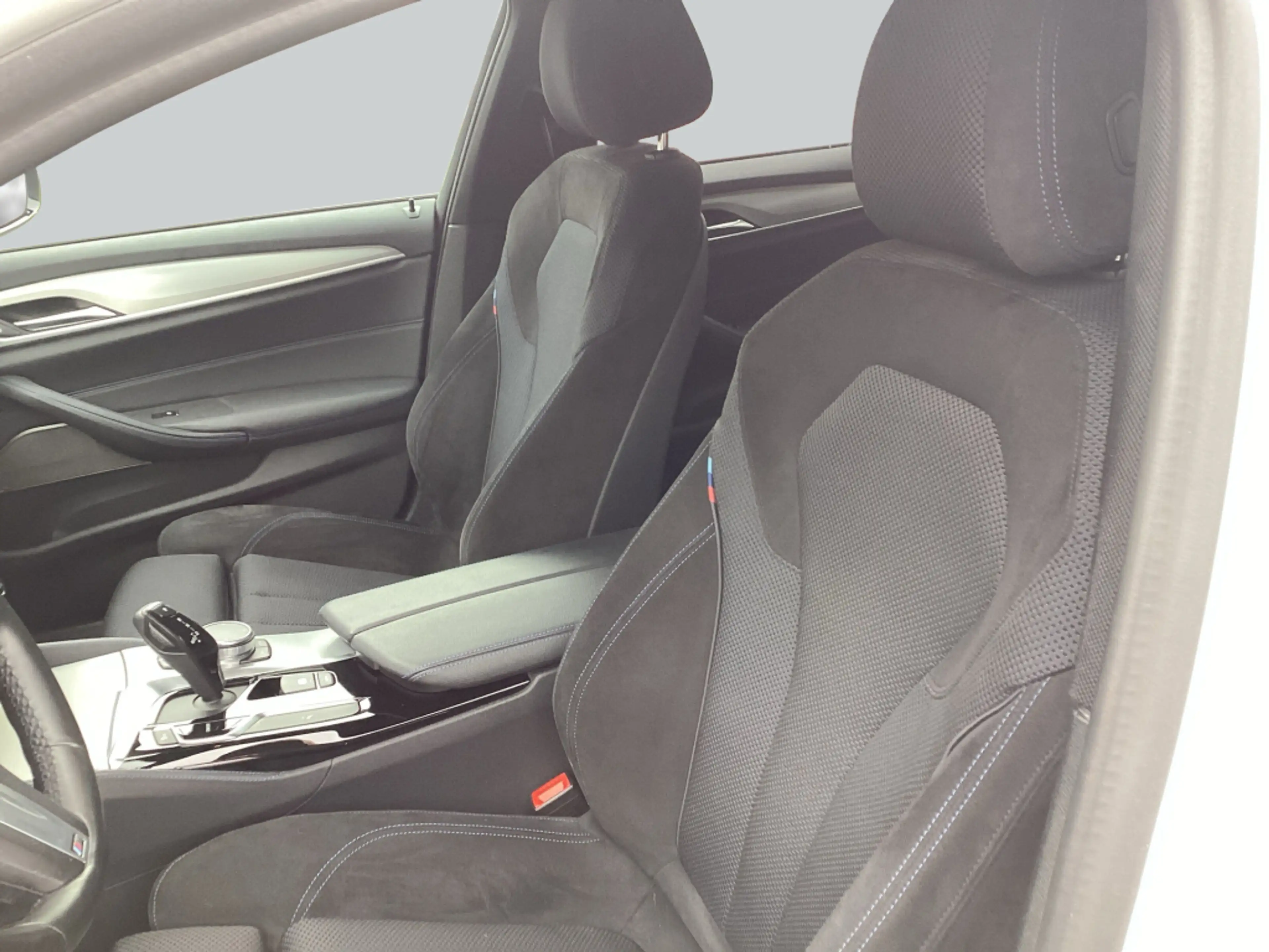BMW 520 d xDrive Aut. LED* Head-Up* Harman/Kardon* — photo 11
