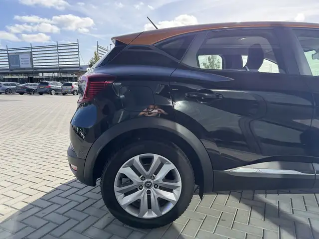 Renault Captur view 3