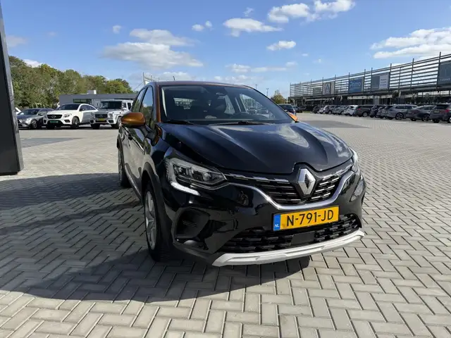 Renault Captur view 4
