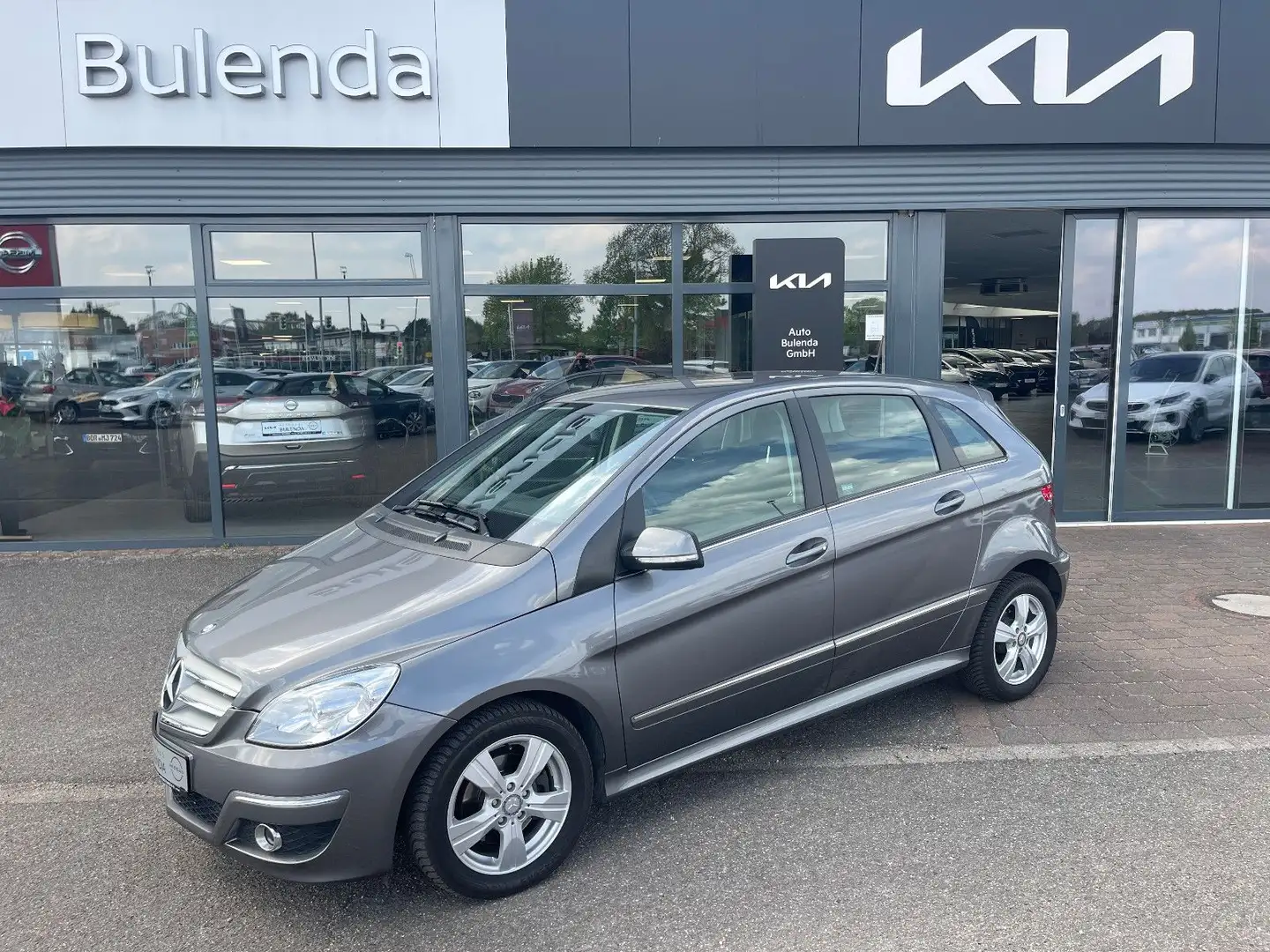 Mercedes-Benz B 200 CDI Automatik Grijs - 1