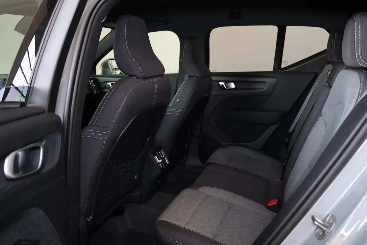 Volvo XC40 2026 — фото 15