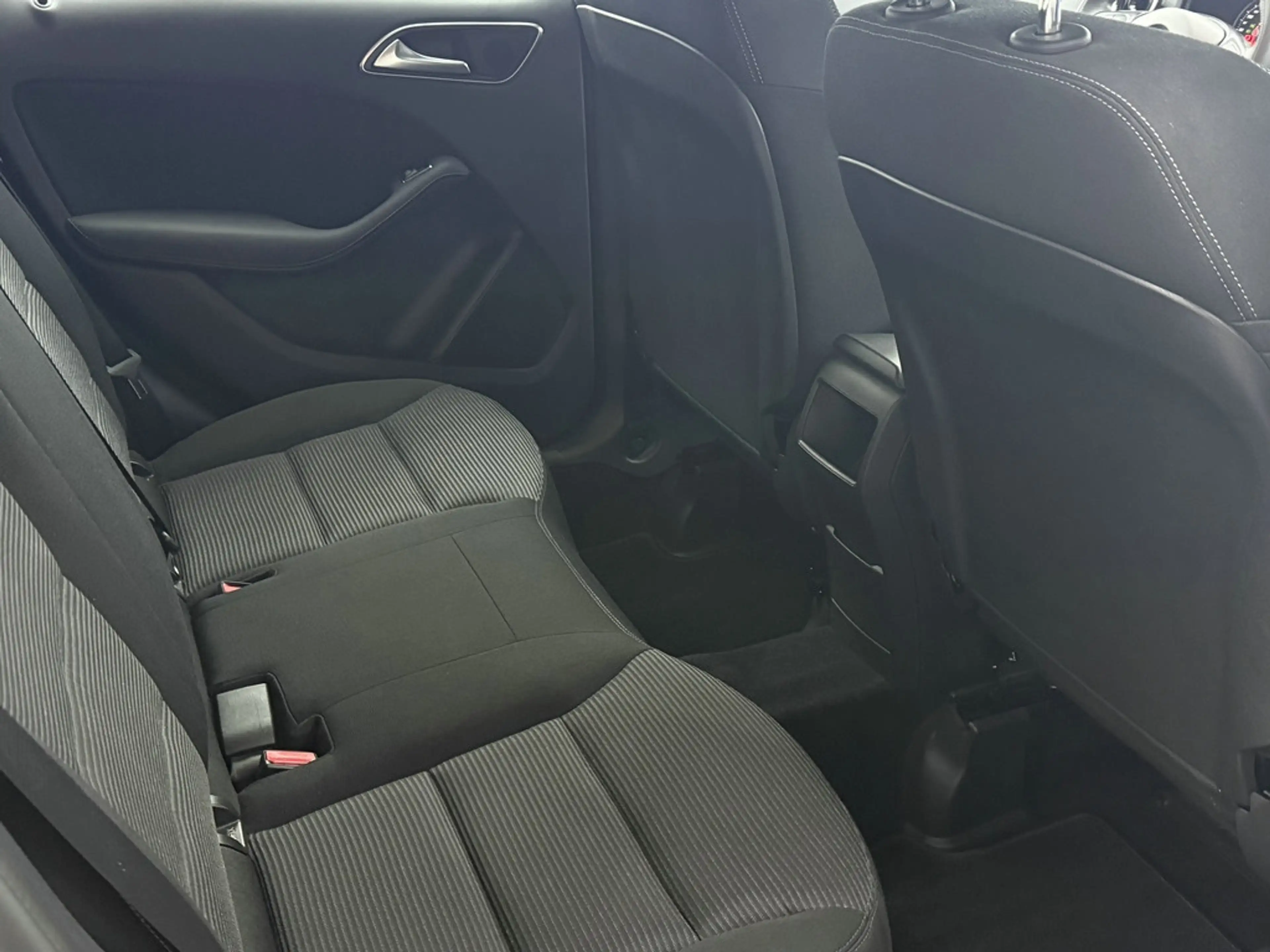 Mercedes-Benz B 220 CGI 4Matic, Navi, 7G-Tronic, AHK, Klima — photo 13