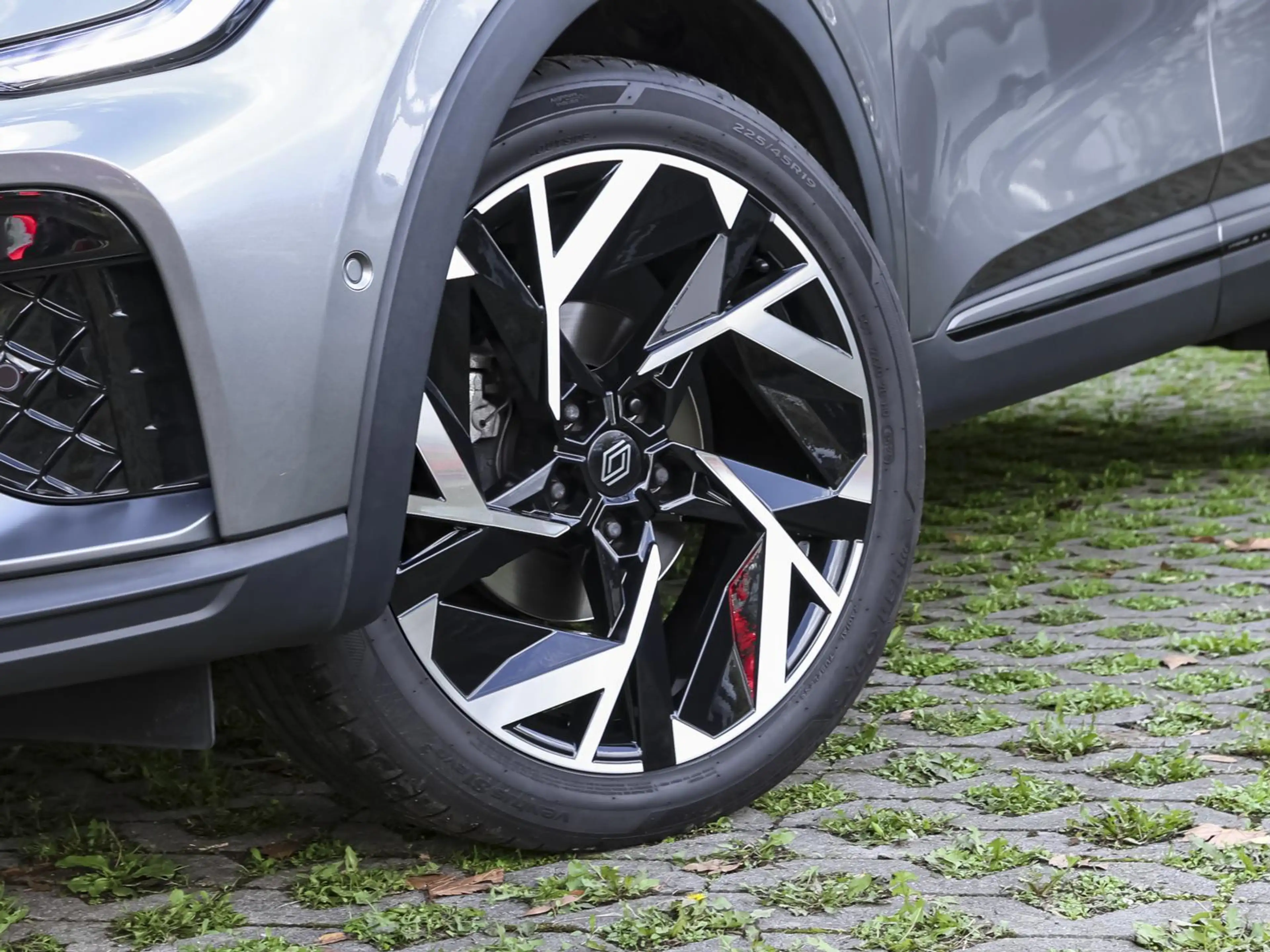 Renault Arkana ESPRIT ALPINE MildHybrid 160 EDC NAVI SHZ — photo 7
