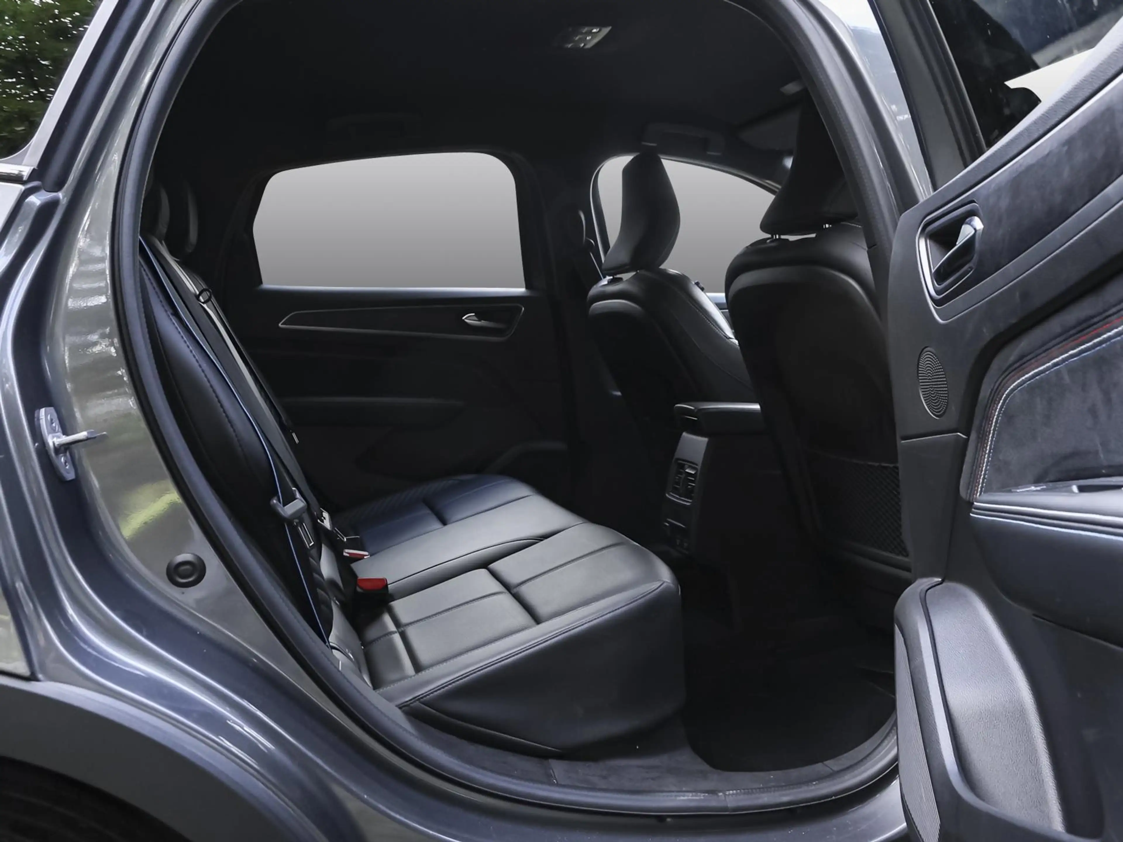 Renault Arkana ESPRIT ALPINE MildHybrid 160 EDC NAVI SHZ — photo 4