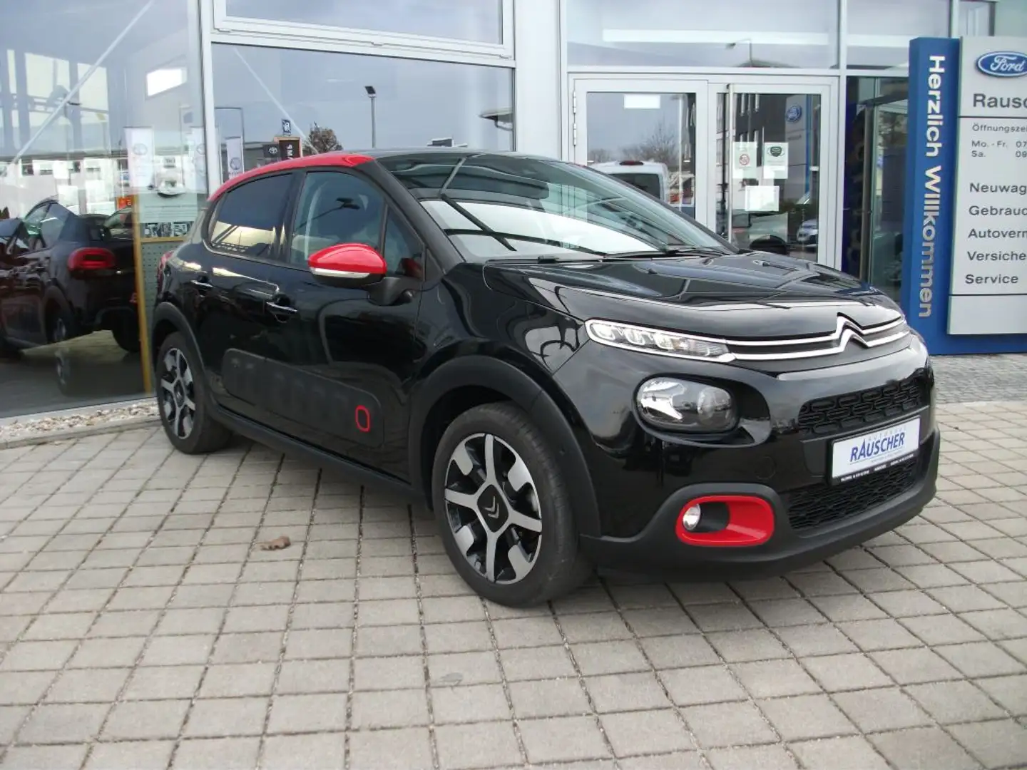 Citroen C3 Pure Tech 110 S&S SHINE Schwarz - 2