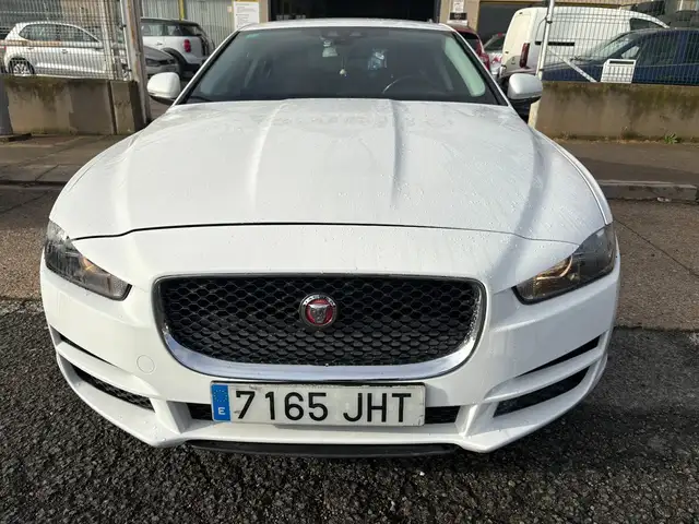 Jaguar XE 2.0 AJ200D Diesel Auto AWD  Pure