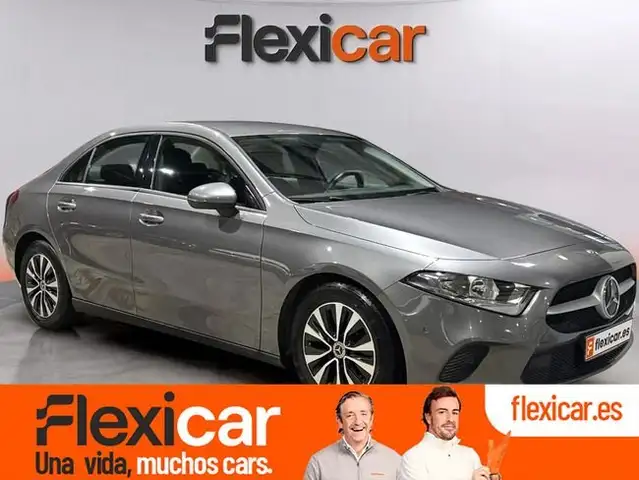 Mercedes-Benz A 180 180d Sedán 7G-DCT