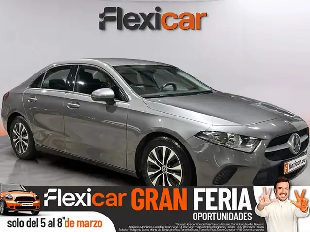 Mercedes-Benz A 180 180d Sedán 7G-DCT