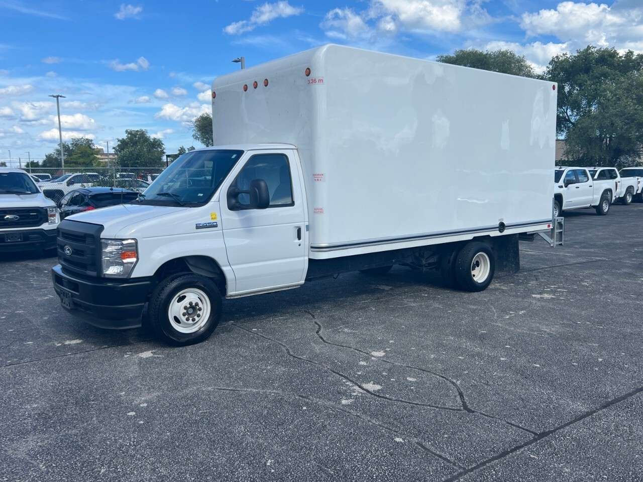2026 Ford E-Series E-450 DRW 176 WB