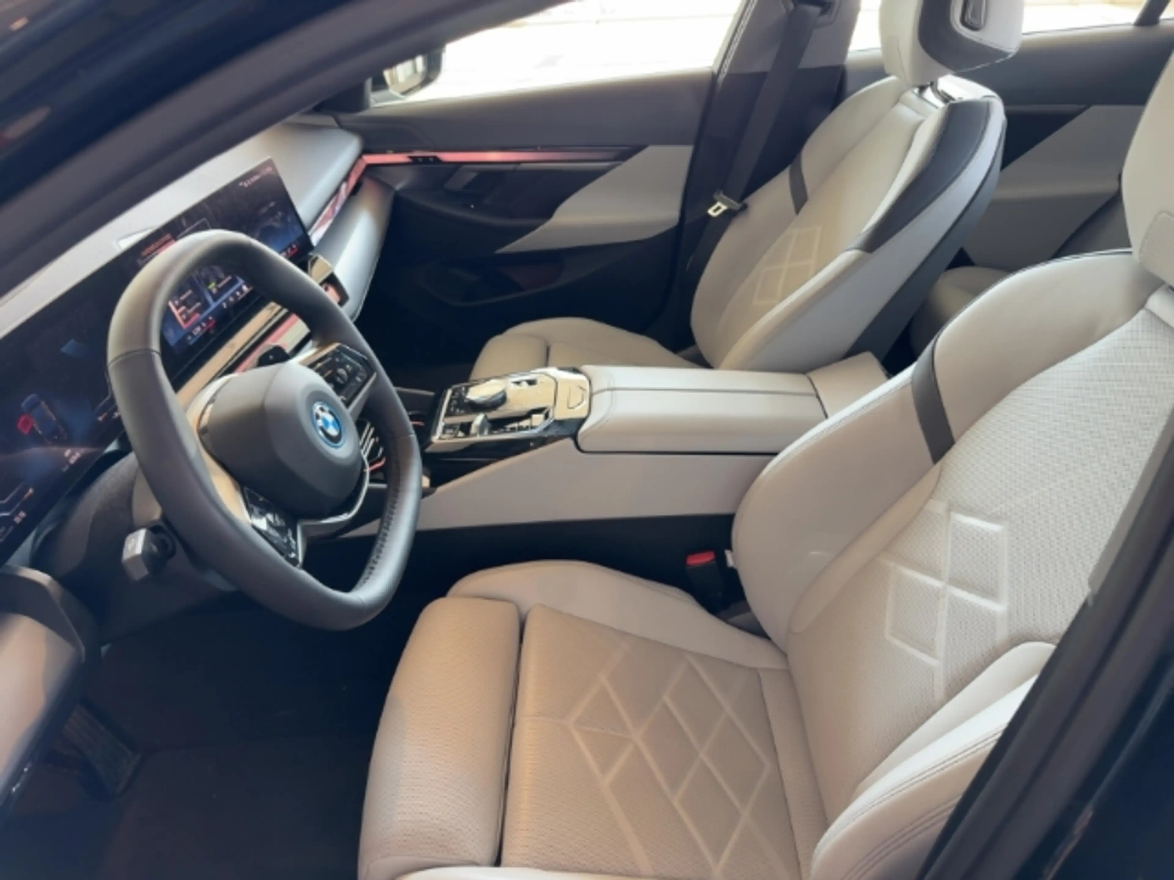 BMW 550 e xDrive Limousine HUD AD Navi Leder Digitales Coc — photo 6