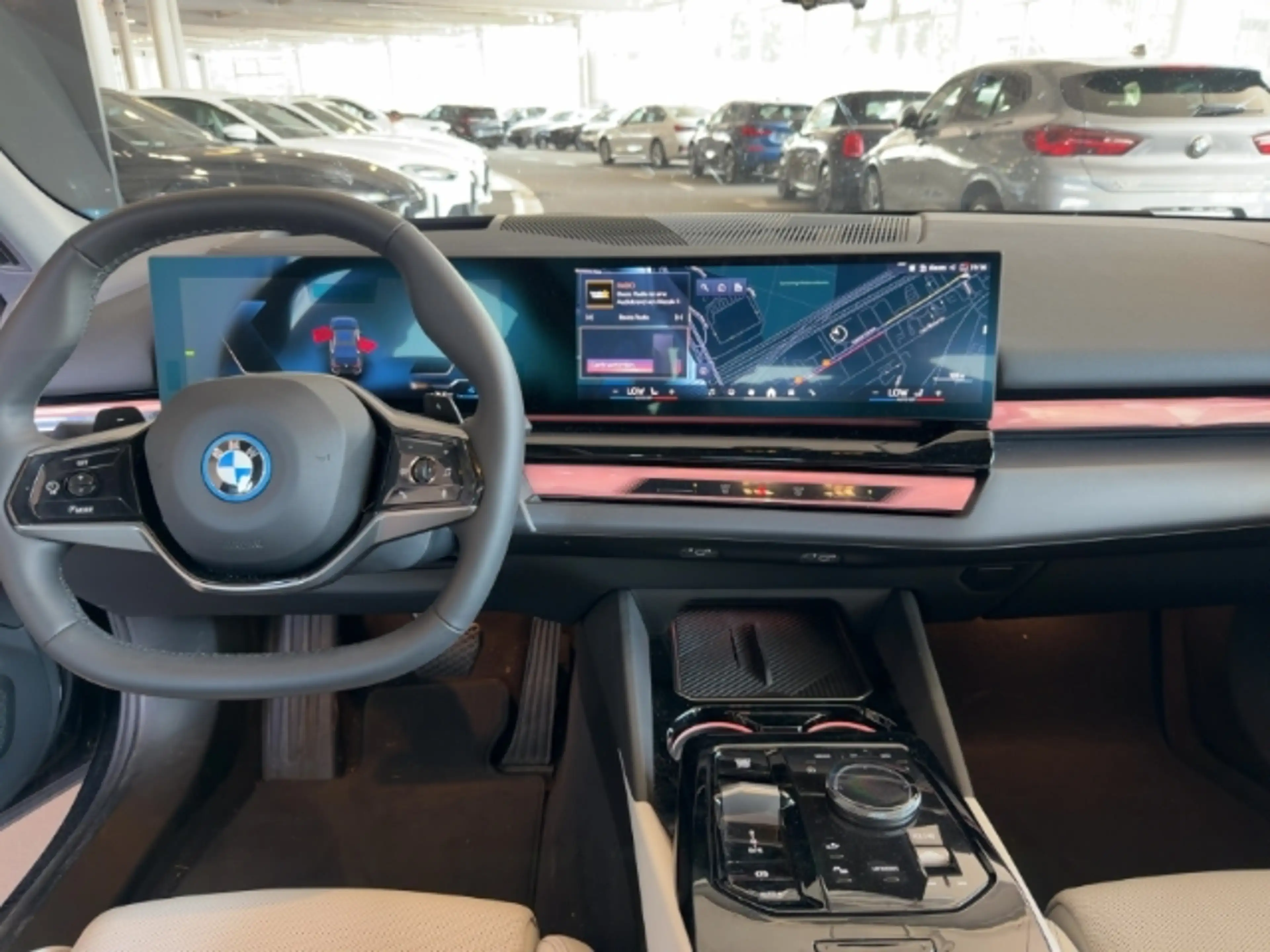 BMW 550 e xDrive Limousine HUD AD Navi Leder Digitales Coc — photo 8