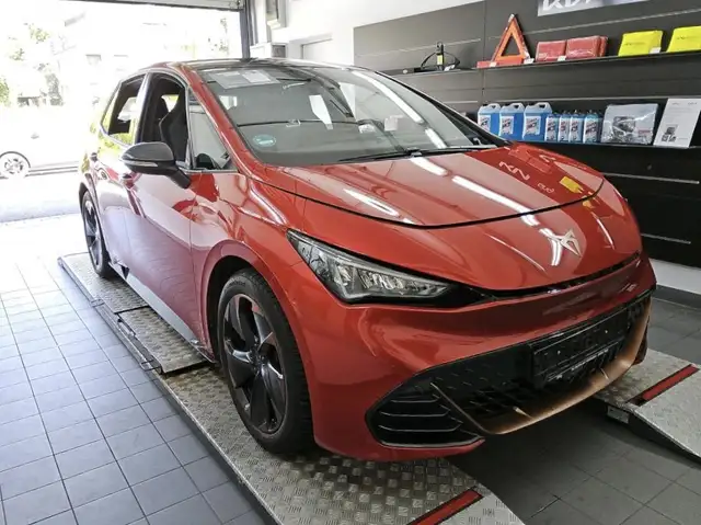 Cupra Born view 2