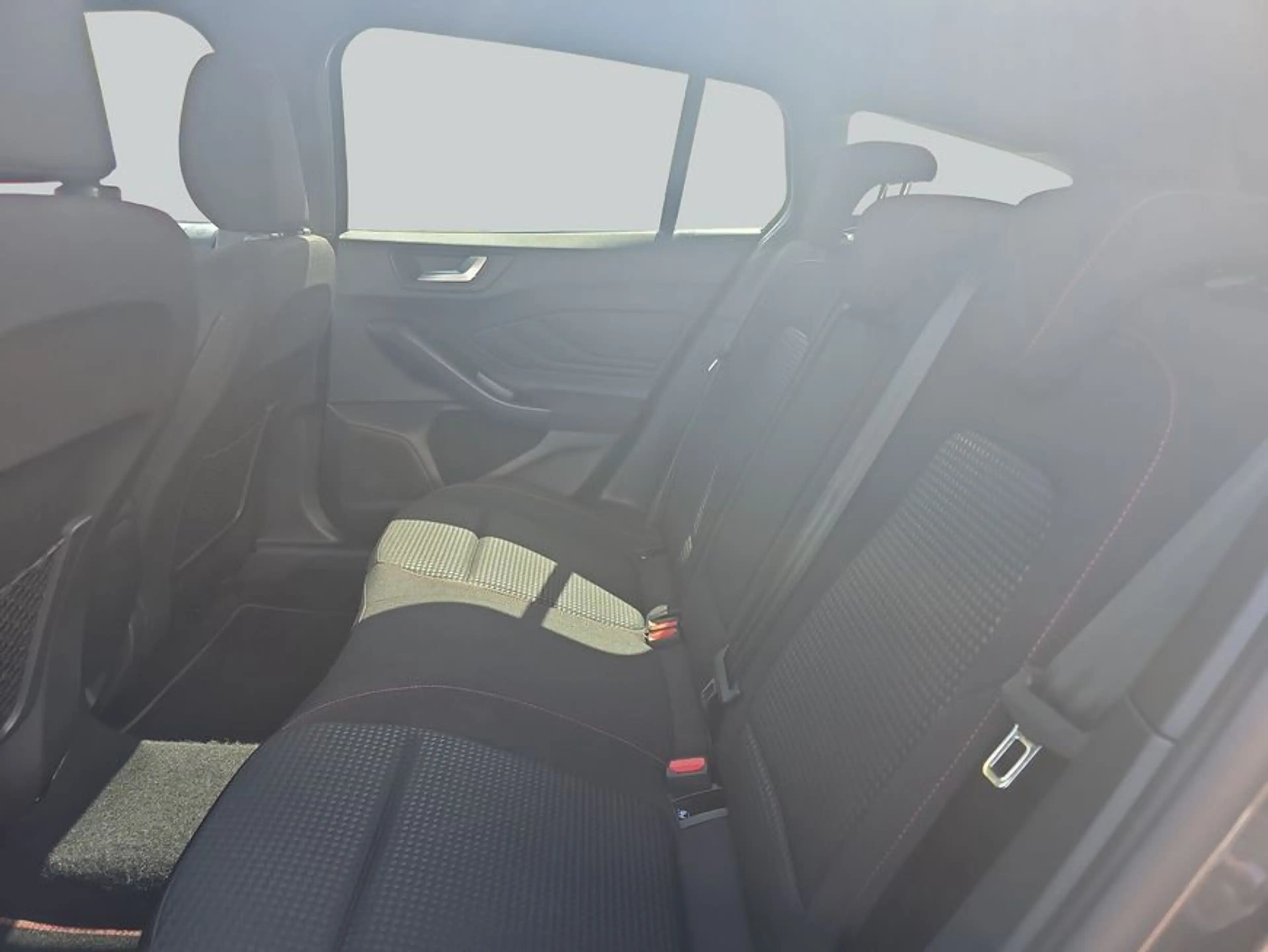 Ford Focus Turnier 1.5 EcoBlue Start-Stopp-System Aut. — photo 11
