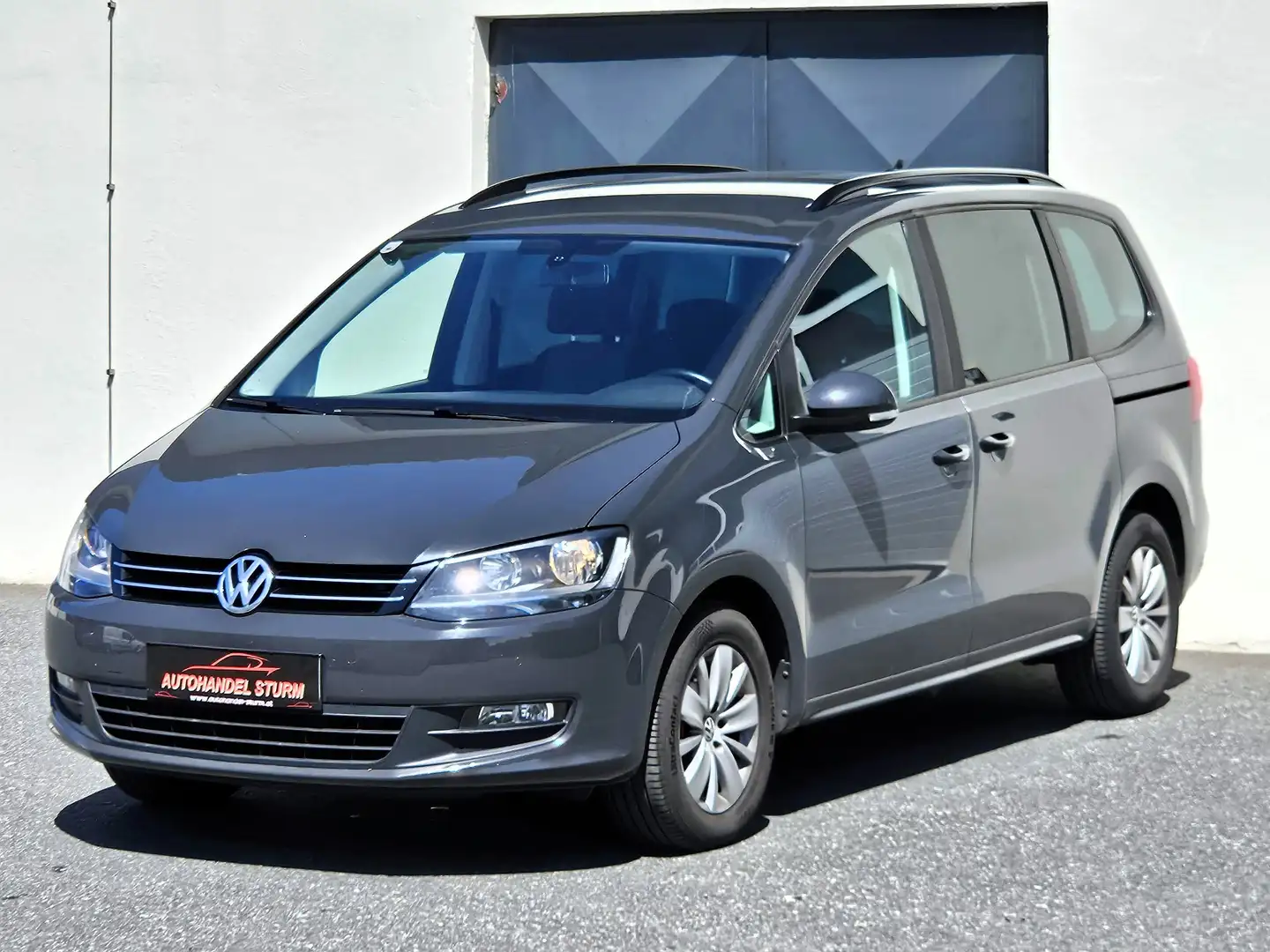 Volkswagen Sharan Sharan Trendline BMT 2,0 TDI DPF *Navi* Gri - 1