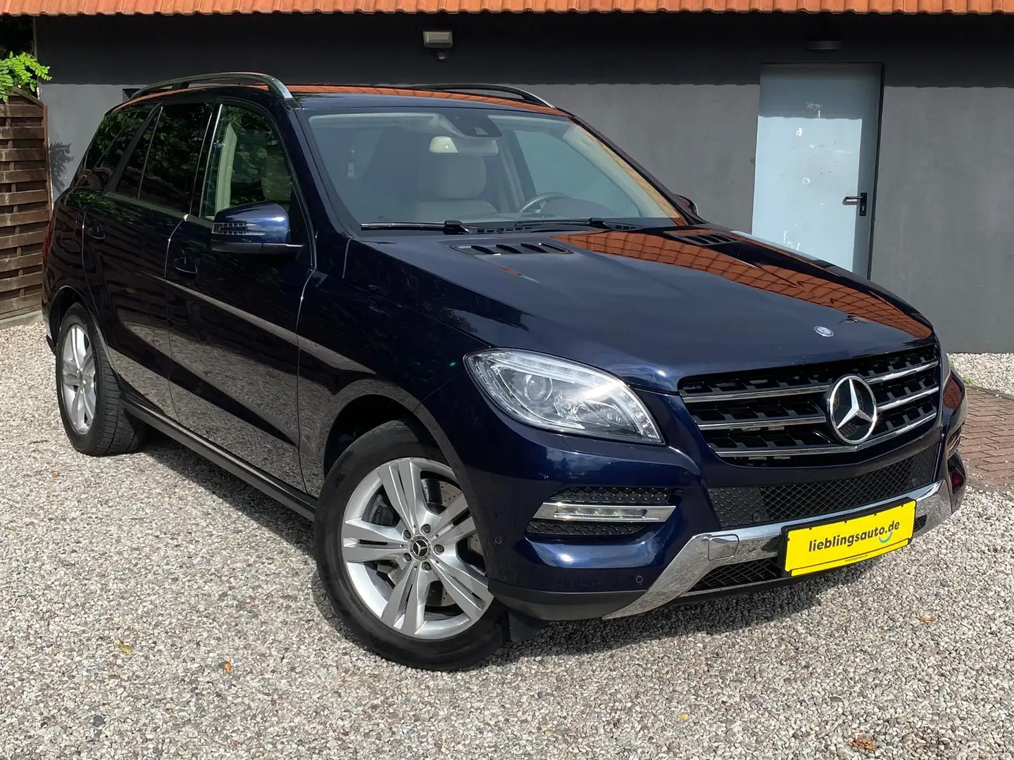 Mercedes-Benz ML 500 4.7 V8 Leder Bi-Xenon Airmatic Navi Blau - 2