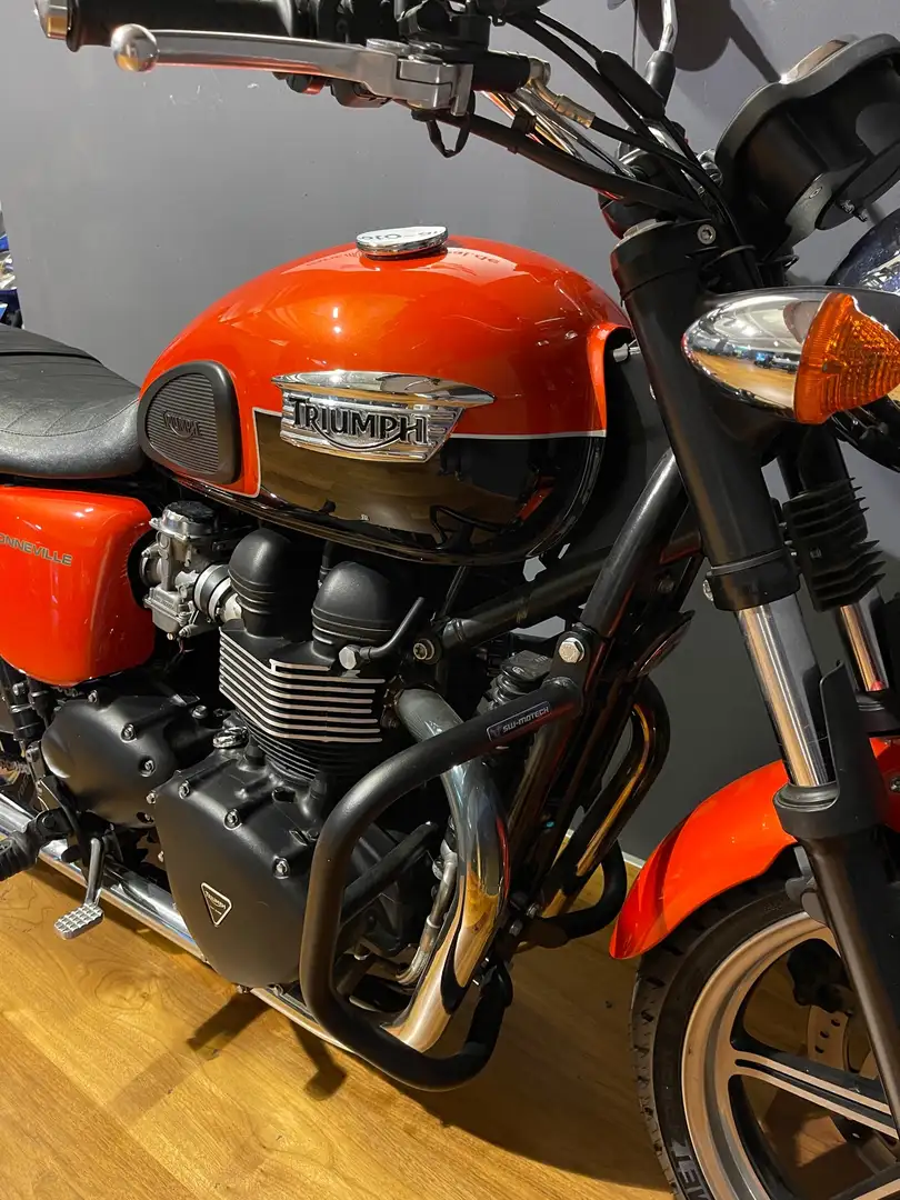 Triumph Bonneville T100 Orange - 2