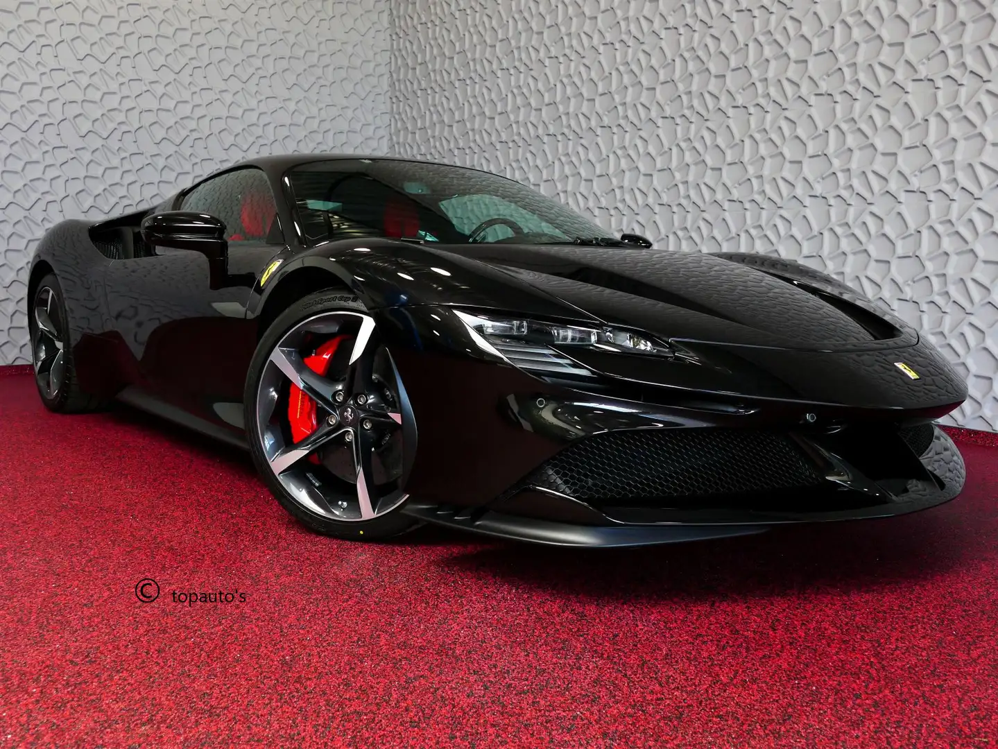 Ferrari SF90 Stradale 4.0 V8 1000 pk INCL BTW/BPM. CARBON SEATS/STUUR LI Schwarz - 1