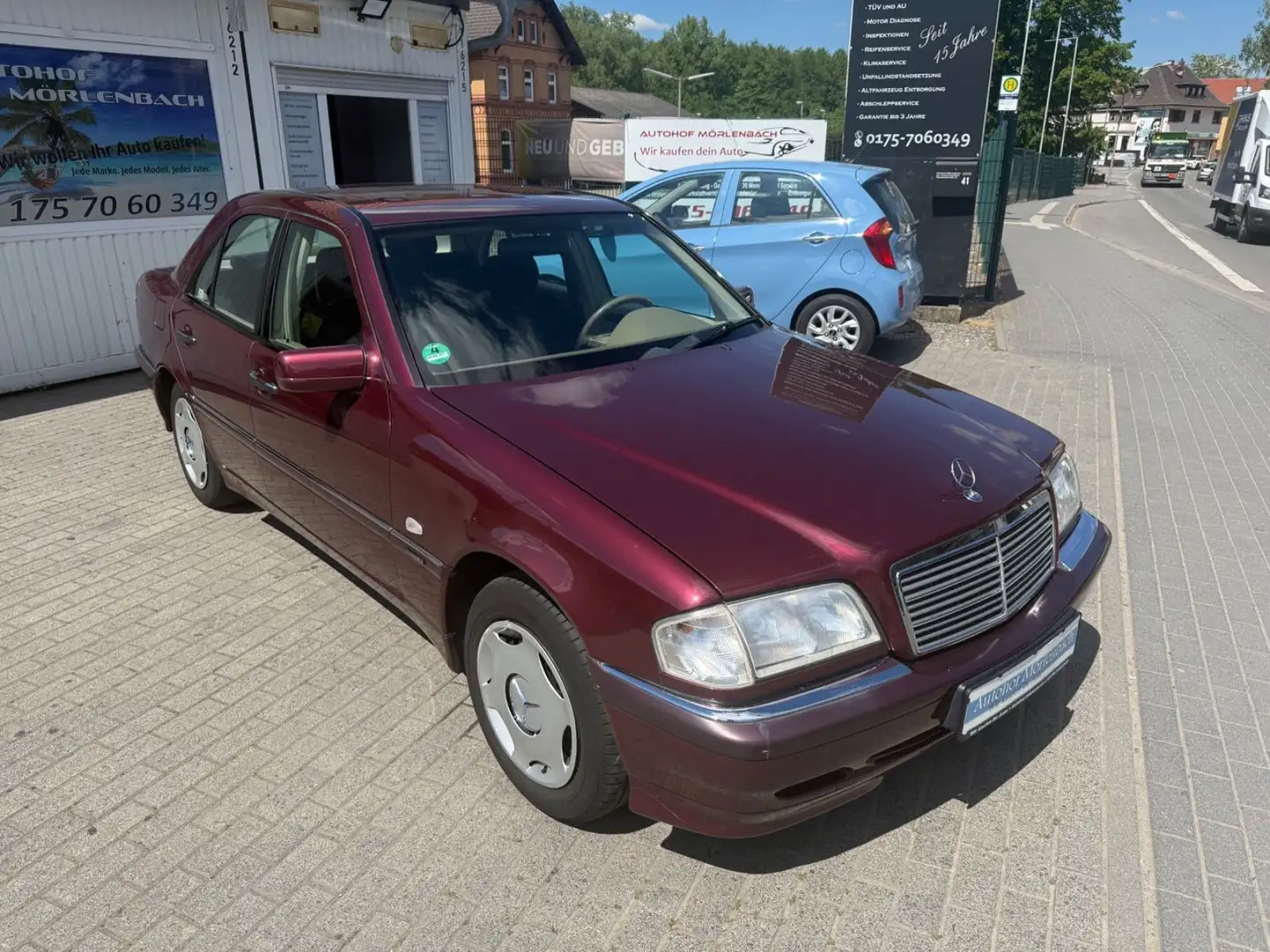 Mercedes-Benz C 200 Červená - 2