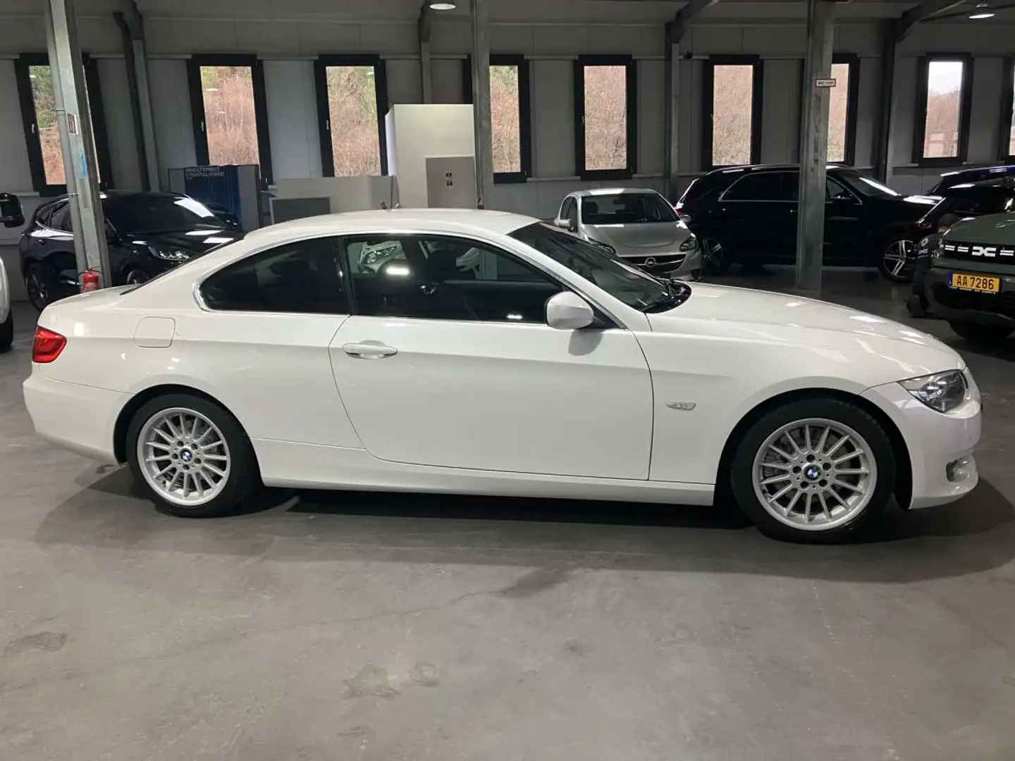 BMW 325 i Coupé 3.0 Auto 217HP Bianco - 2