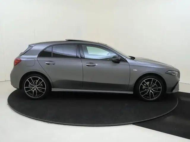 Mercedes-Benz A-Class view 9