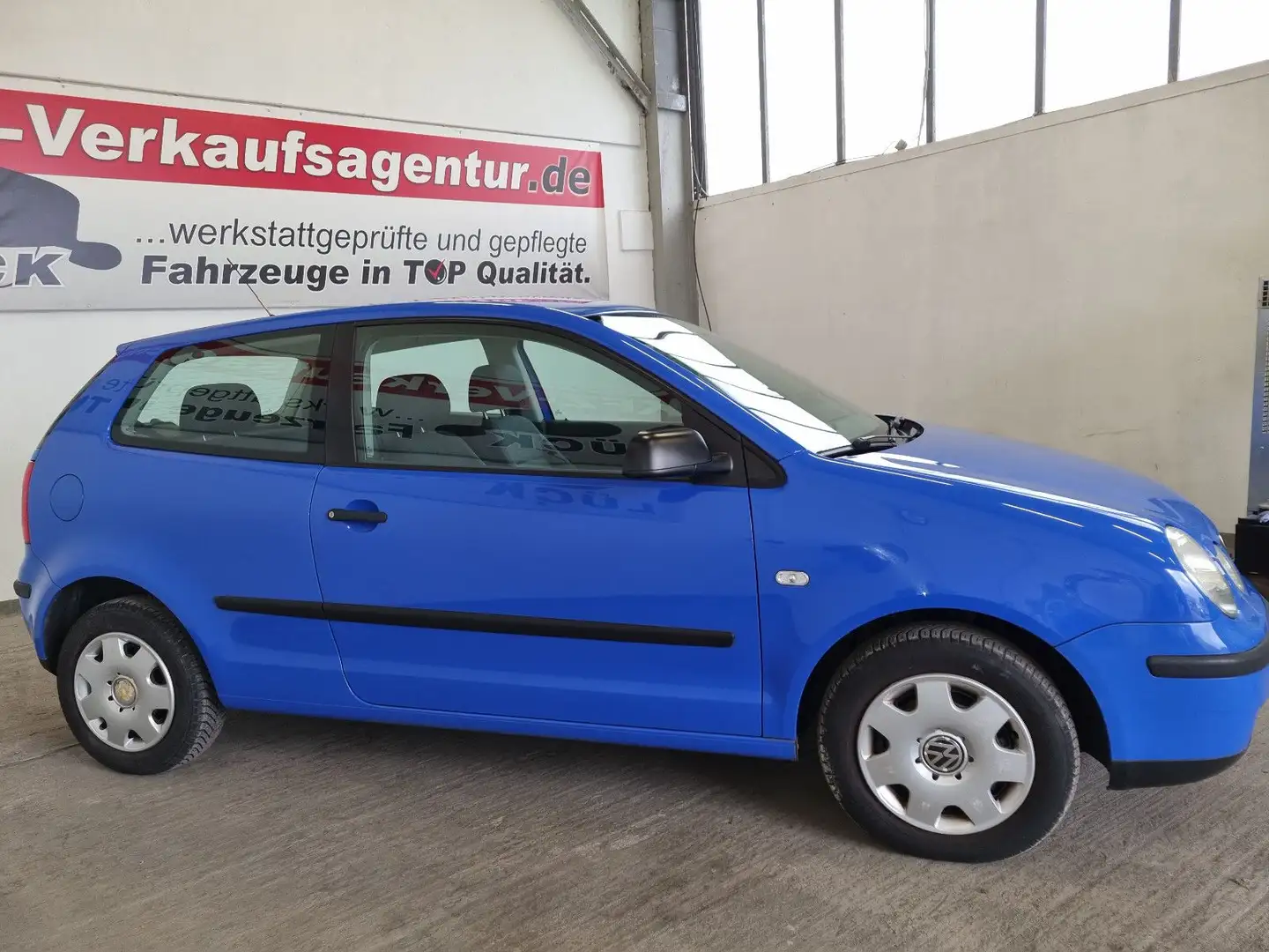 Volkswagen Polo IV, Scheckheft lückenlos, TÜV/AU Neu Blau - 2