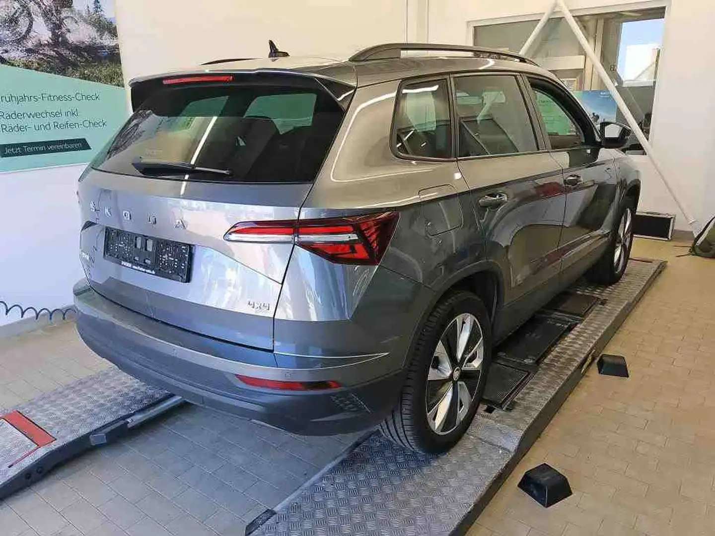 Skoda Karoq 2.0 TDI DSG 4x4 Style NAvi, AHK Gris - 2