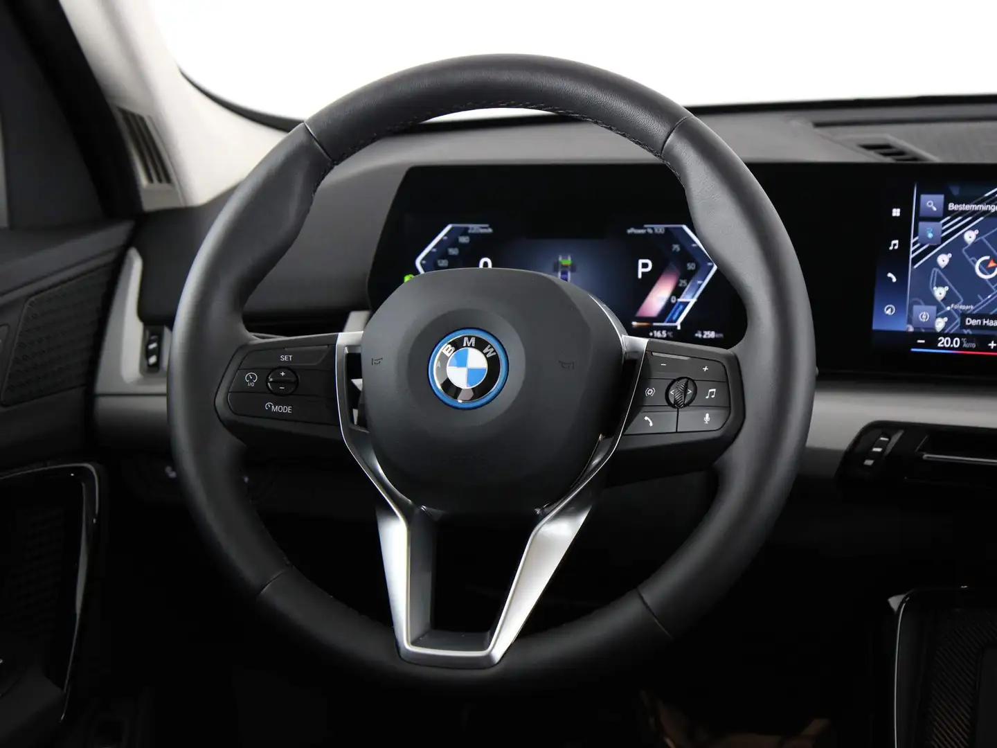 BMW iX1 xDrive30 Launch Edition 67 kWh Zwart - 2
