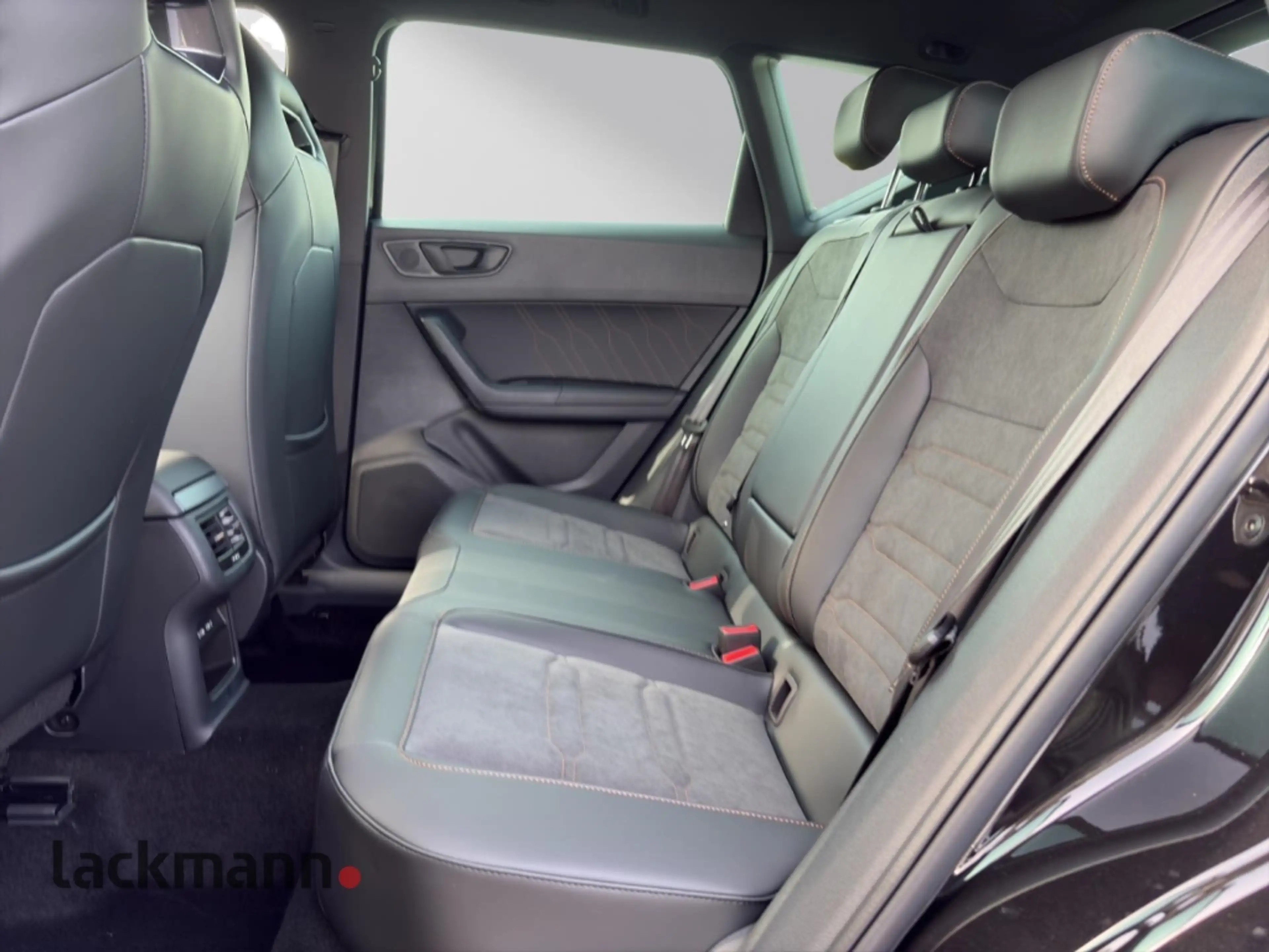 CUPRA Ateca 1.5 TSI *360*AHK*el.Heckklappe*SHZ*Kessy* — photo 9