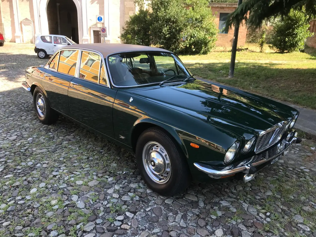 Jaguar XJ6 4.2, foto 2
